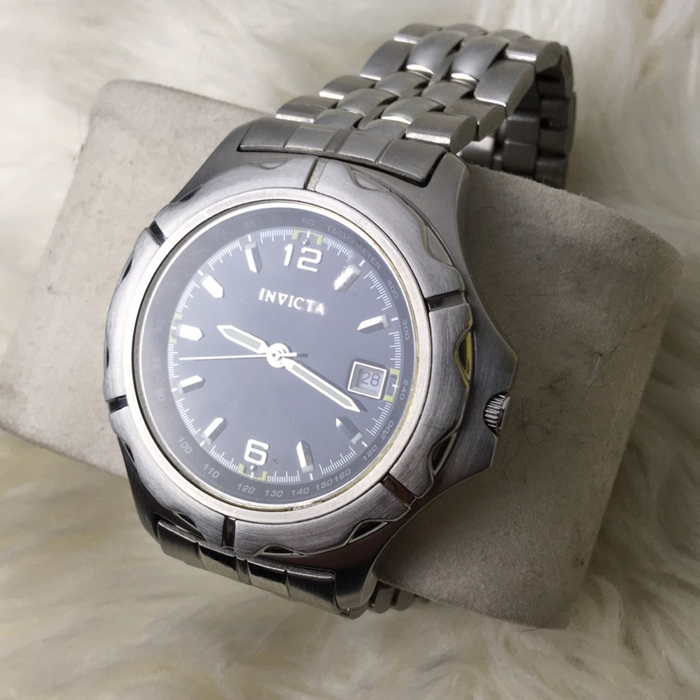 Men’s Invicta slim black dial date sport watch